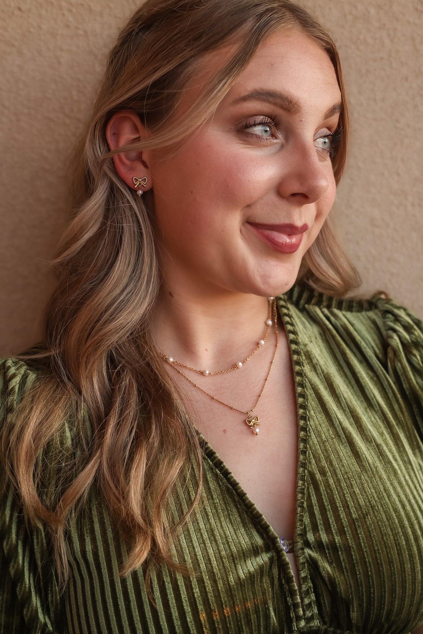 Jane Bow & Pearl Necklace